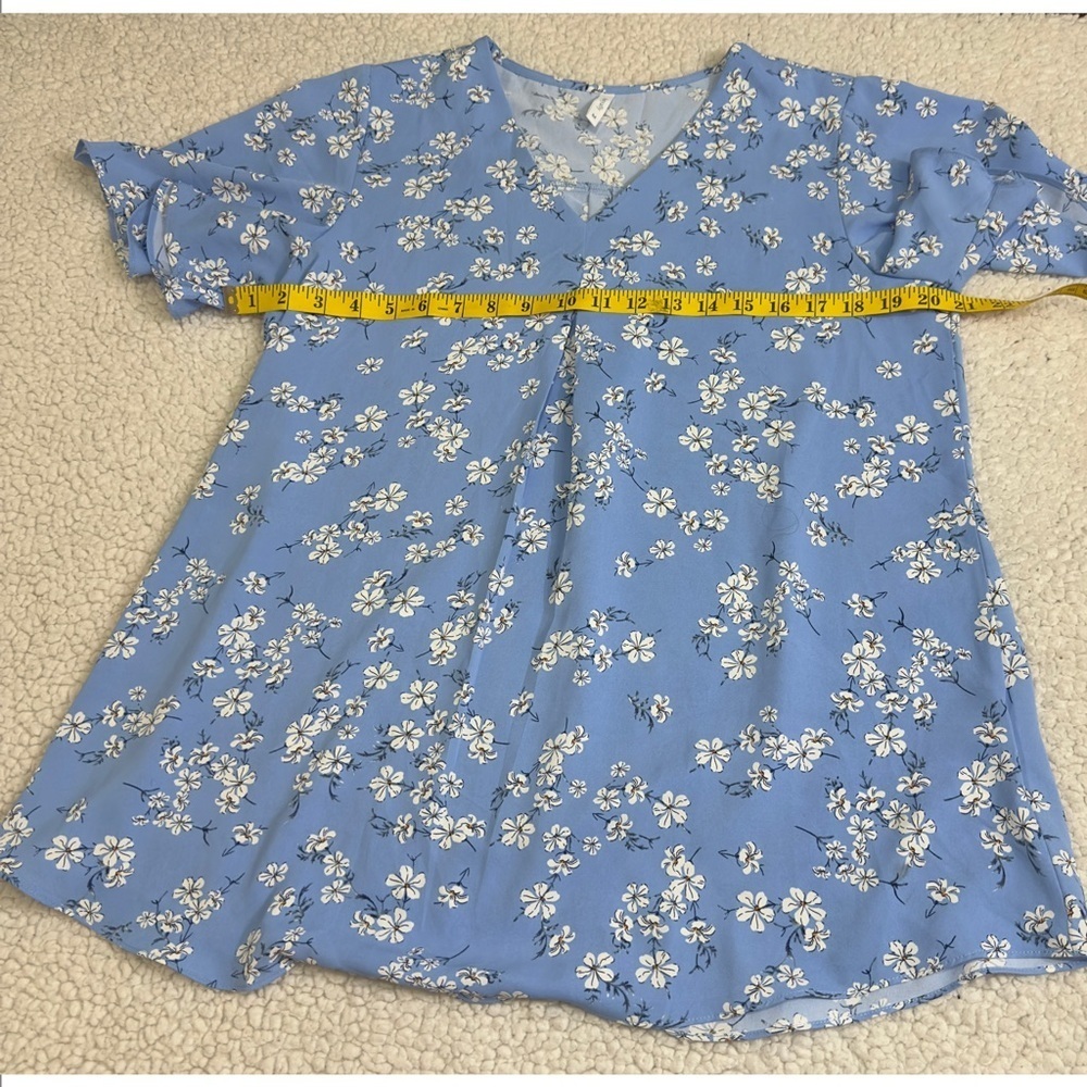NWOT Anyally Floral Blue Women's Top - Picture 6 of 9